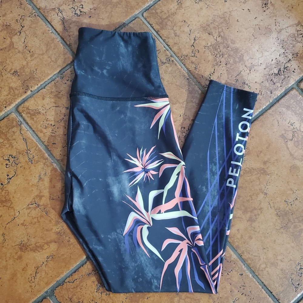 Peloton x Onzie High Rise Tropical Floral Leggings Women's Small - Picture 3 of 9